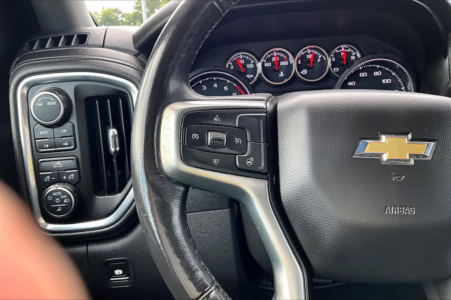 Used 2020 Chevrolet Silverado 1500 LT w/ All-Star Edition AWD/4WD image 12