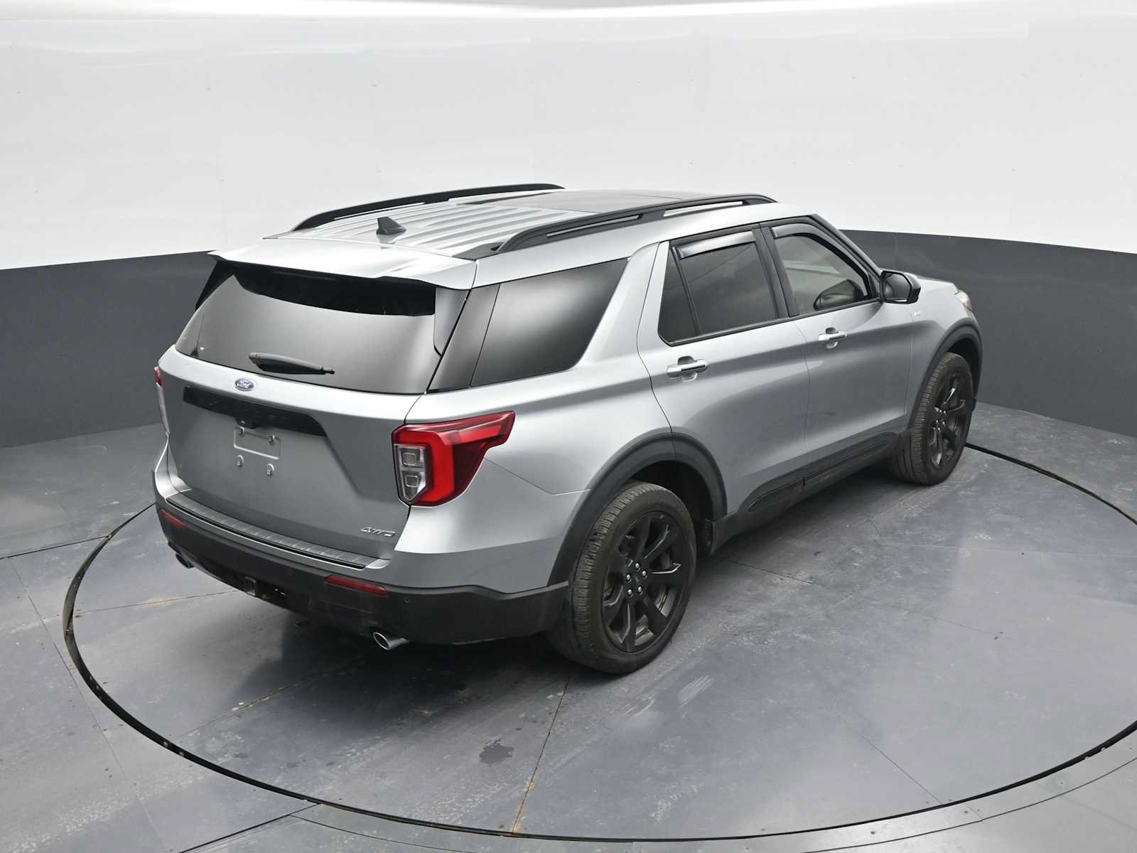 Certified 2024 Ford Explorer ST-Line w/ Class IV Trailer Tow Package AWD/4WD image 32