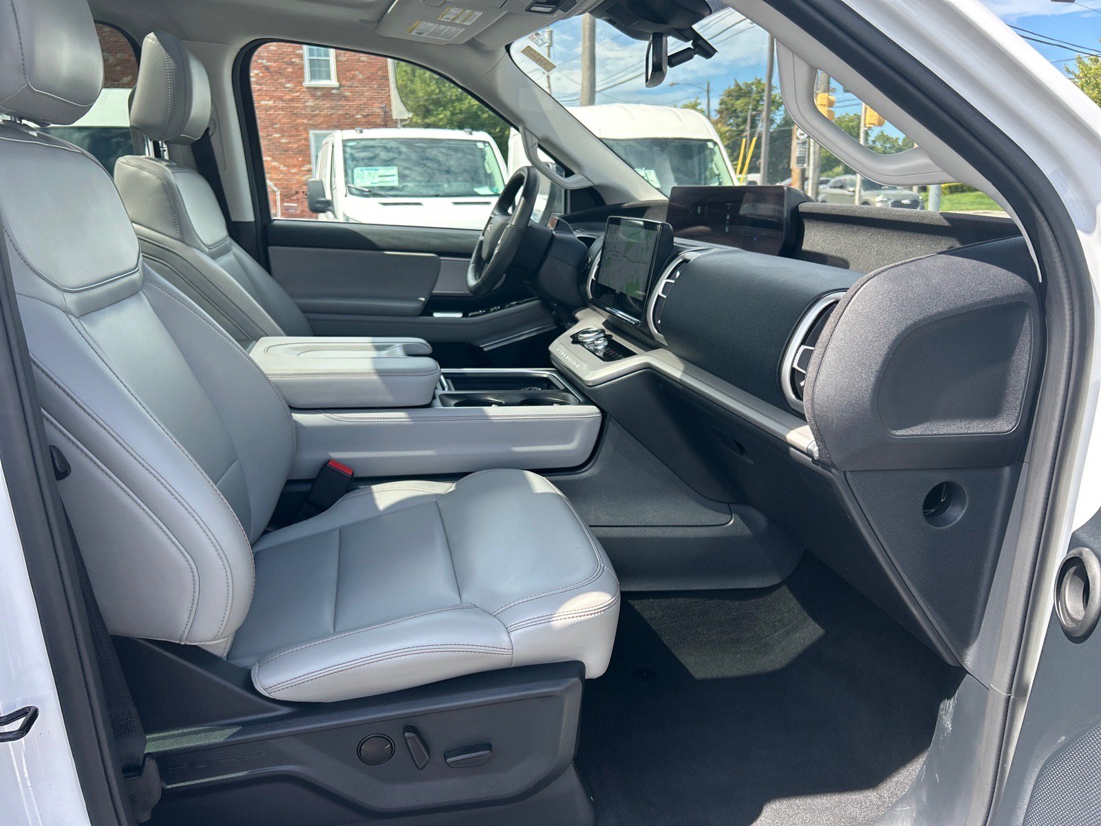Certified 2025 Ford Expedition Active AWD/4WD image 22