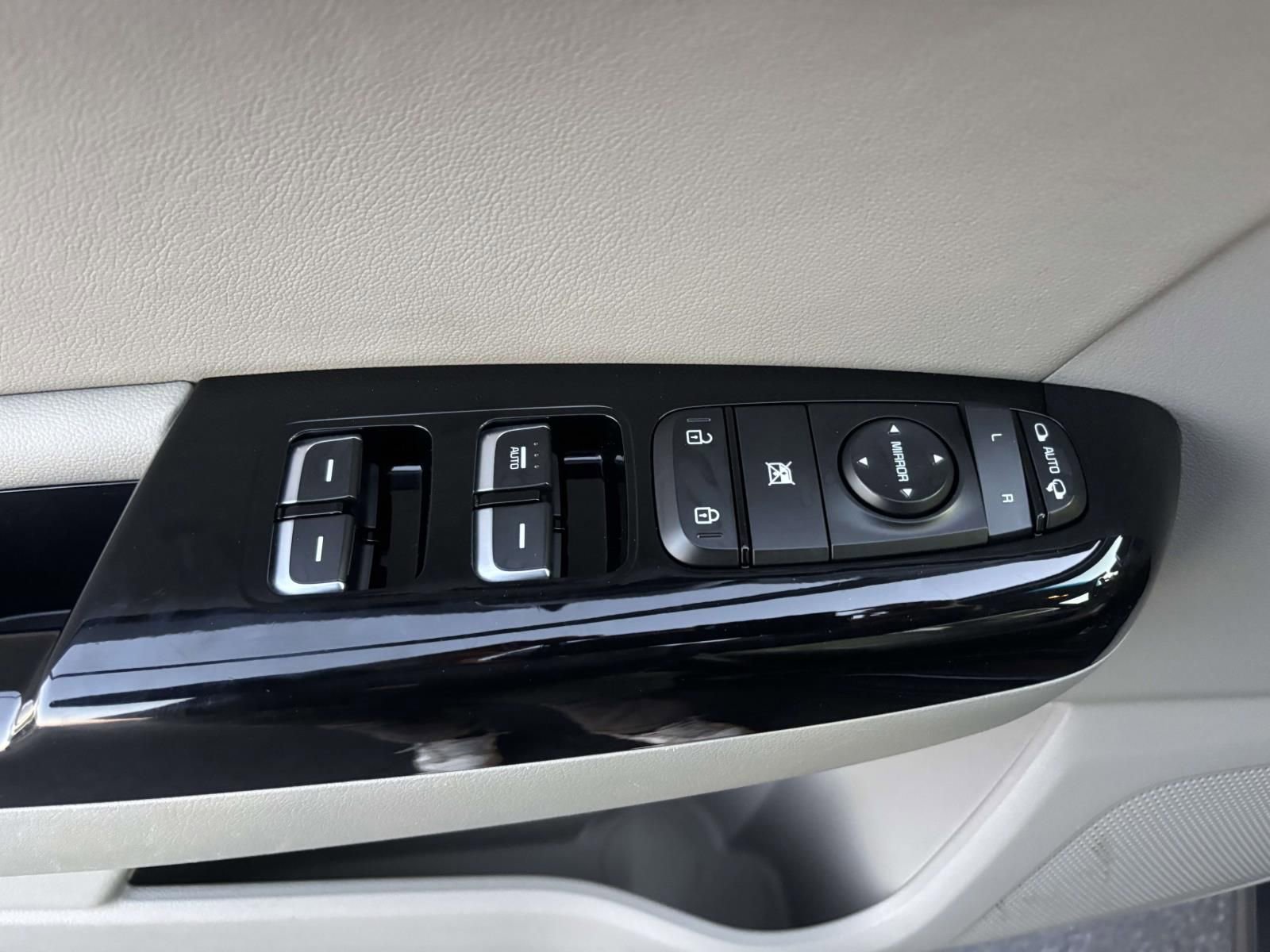 Used 2021 Kia Sportage EX image 15