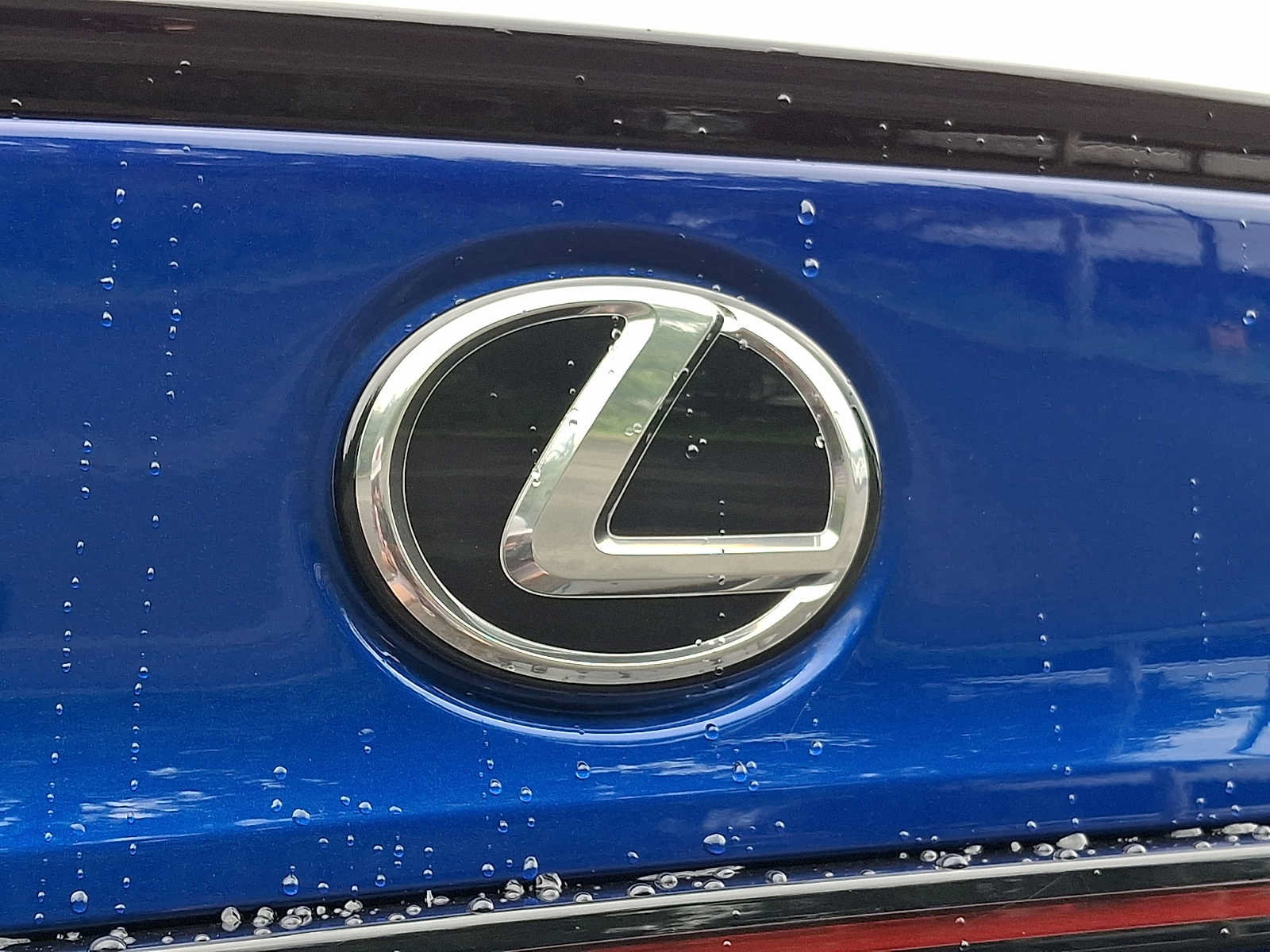 Used 2023 Lexus IS 500 RWD image 31