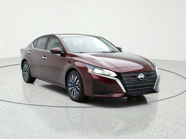 Used 2025 Nissan Altima 2.5 SV FWD image 1