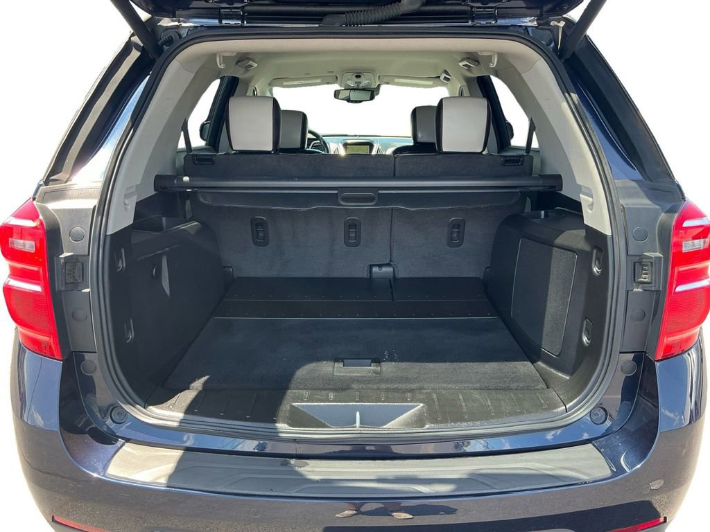 Used 2017 Chevrolet Equinox Premier w/ Enhanced Convenience Package FWD image 24