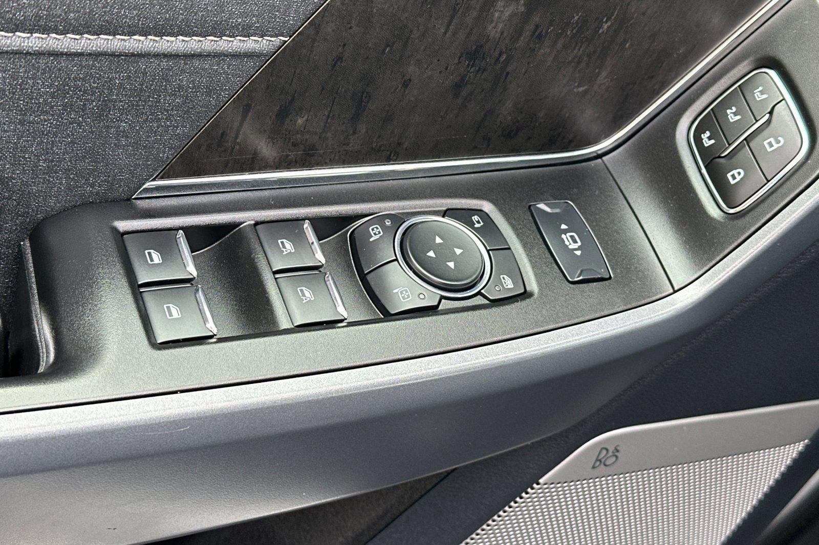 Certified 2023 Ford F250 Lariat w/ FX4 Off-Road Package image 12