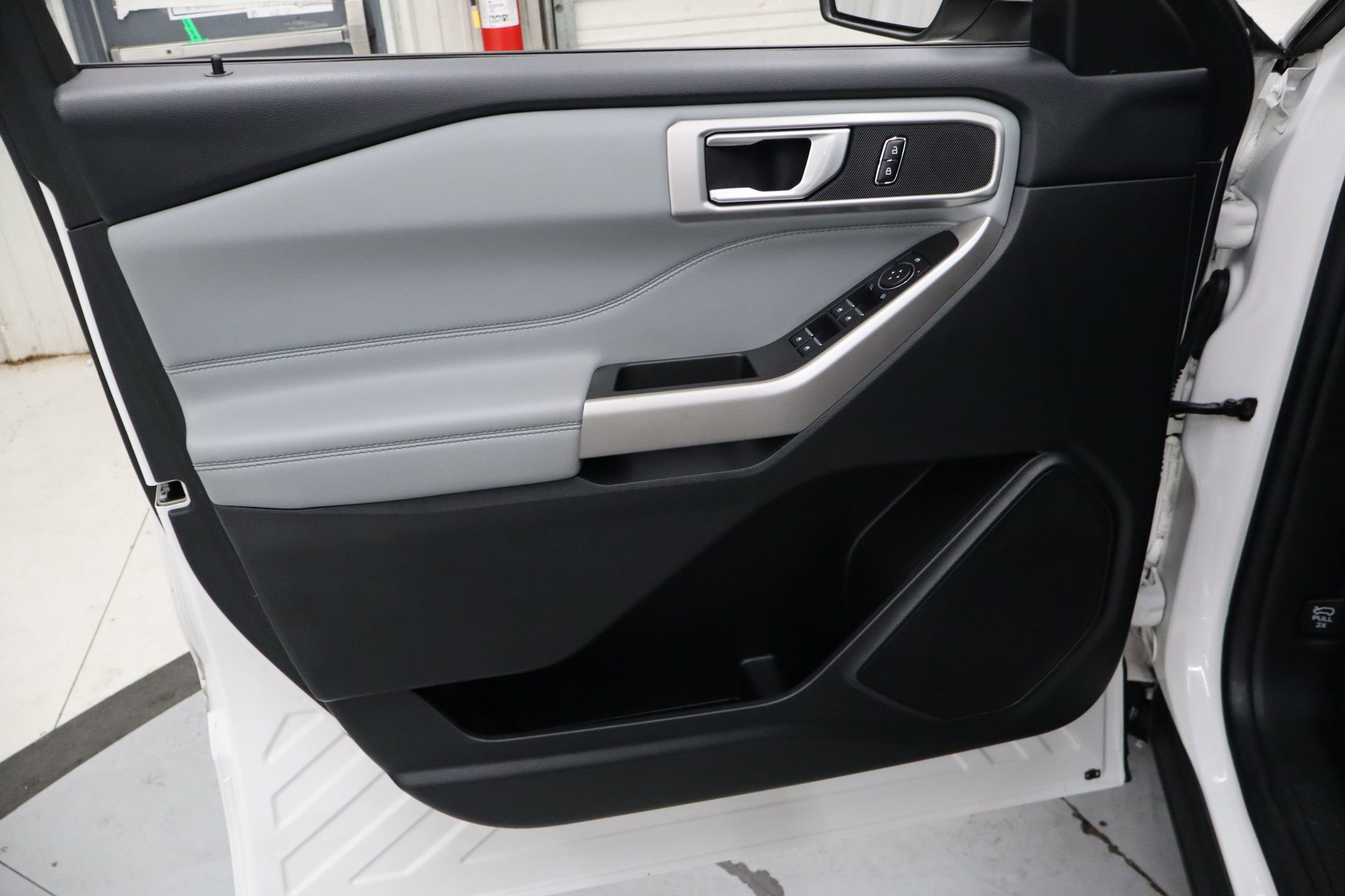 Certified 2023 Ford Explorer XLT w/ Equipment Group 202A image 13