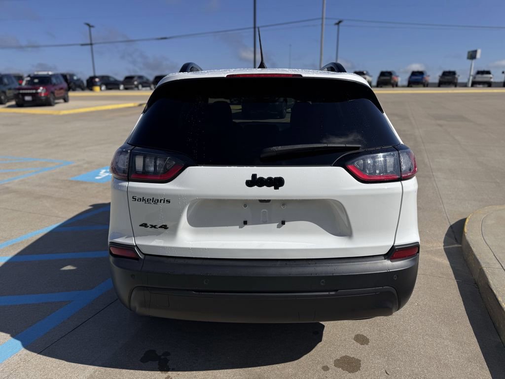 Used 2023 Jeep Cherokee Altitude Lux AWD/4WD image 3