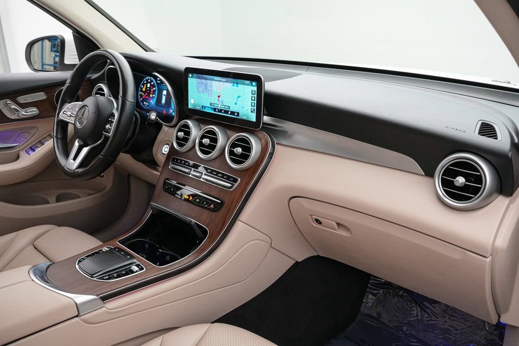 Used 2022 Mercedes-Benz GLC 300 4MATIC image 27