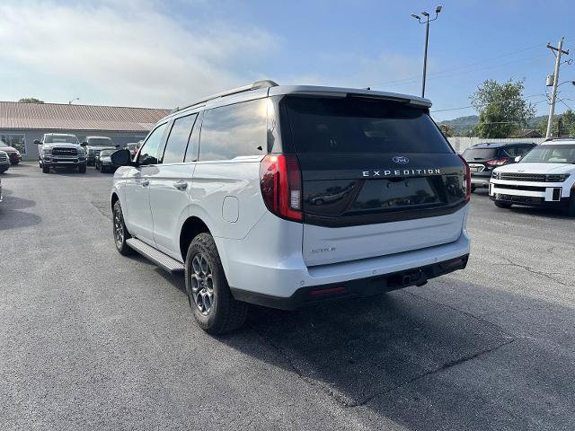 Certified 2025 Ford Expedition Active AWD/4WD image 4
