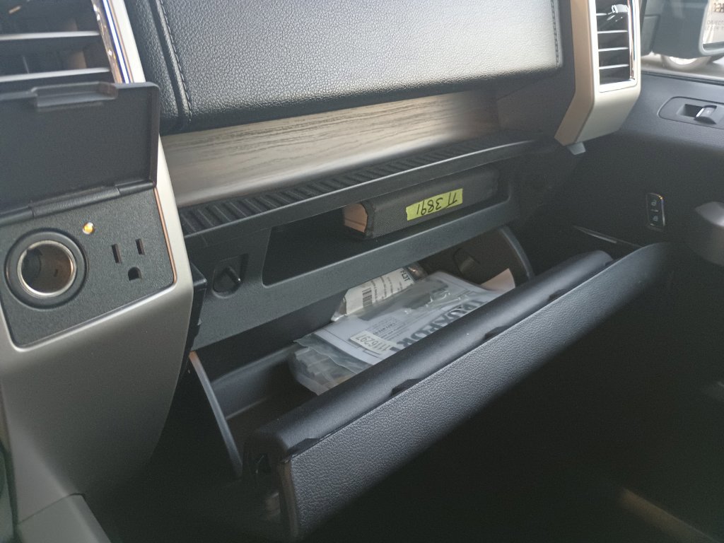 Certified 2016 Ford F150 Lariat image 26