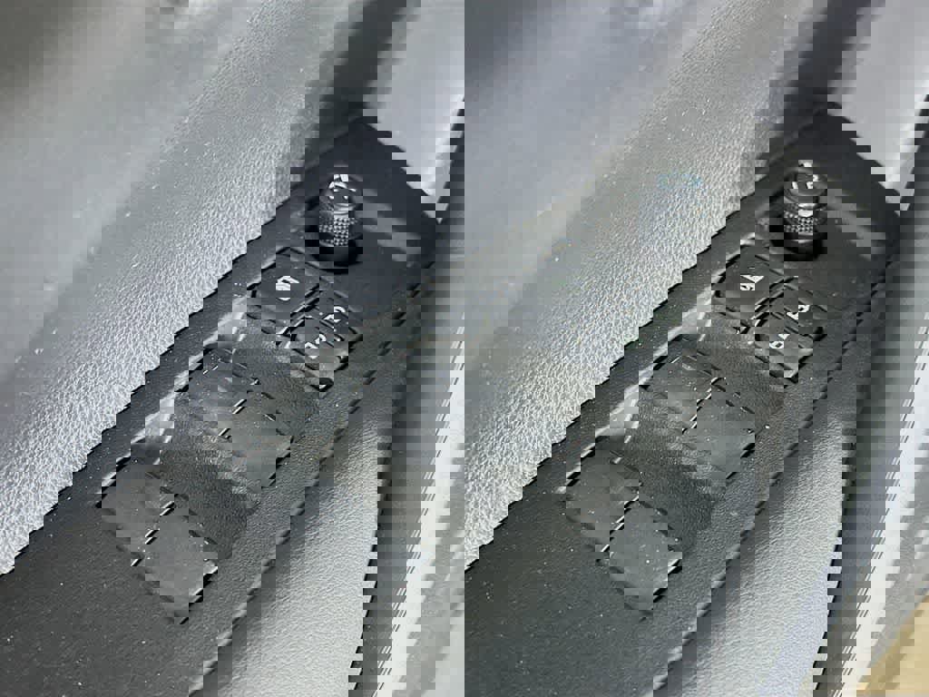 Used 2022 Toyota Corolla SE image 27