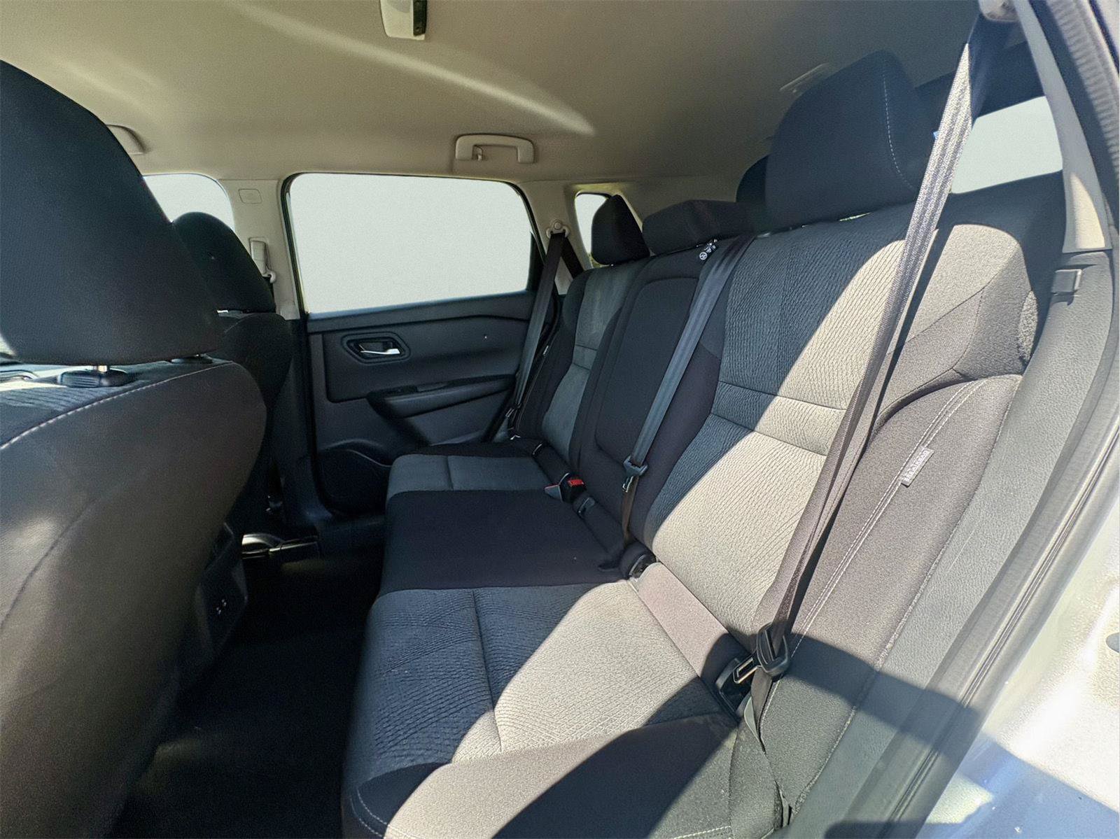 Used 2025 Nissan Rogue SV AWD/4WD image 11