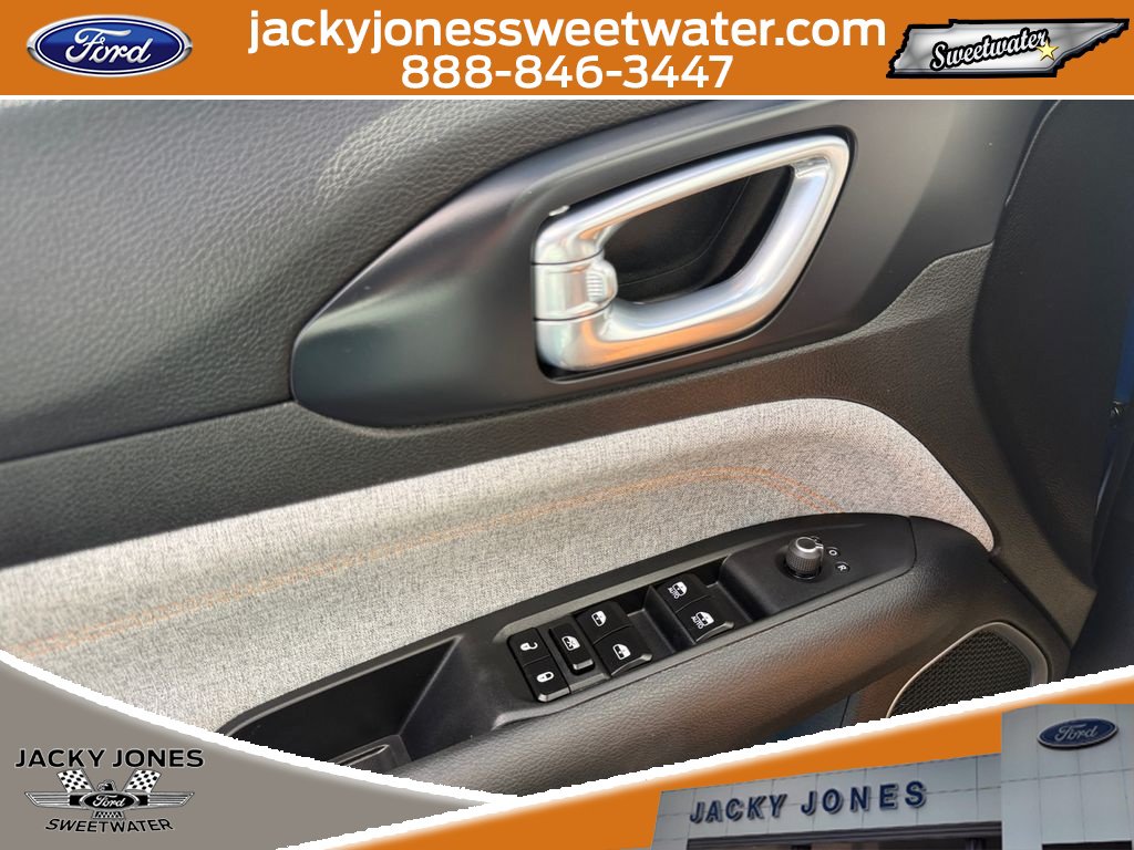 Used 2022 Jeep Compass Sport FWD image 17