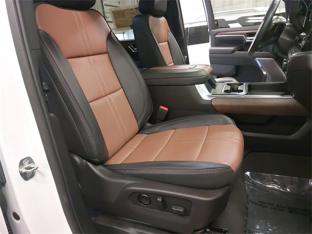 Used 2024 Chevrolet Silverado 3500 High Country w/ Technology Package image 10