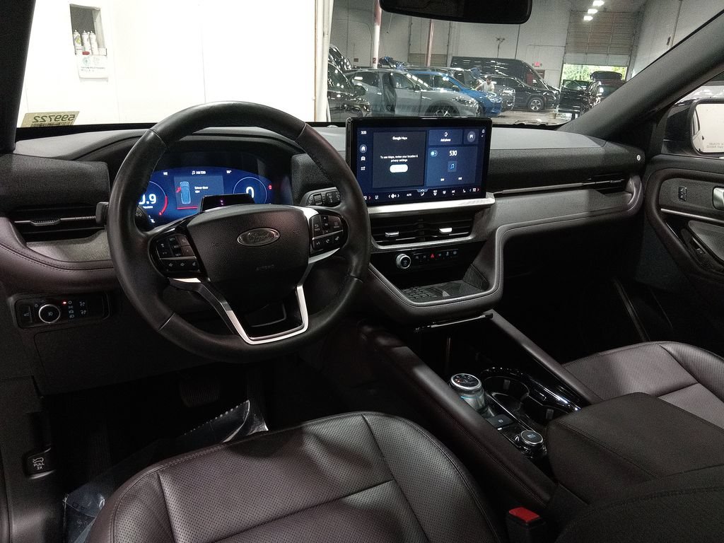 Certified 2025 Ford Explorer Platinum w/ Ultimate Package AWD/4WD image 16