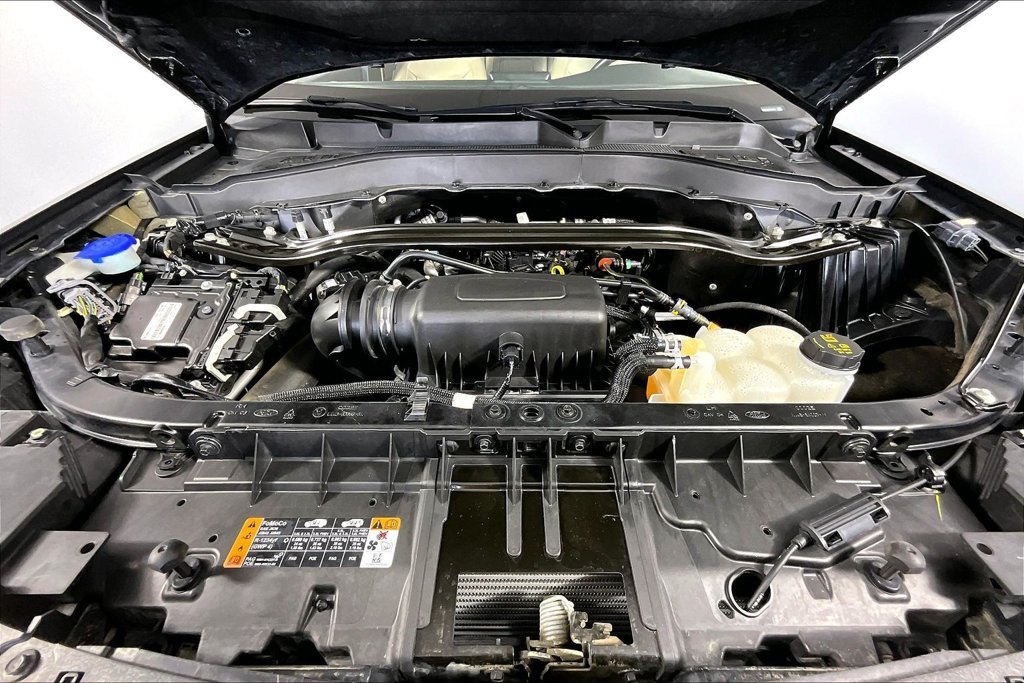 Certified 2023 Ford Explorer Limited AWD/4WD image 9