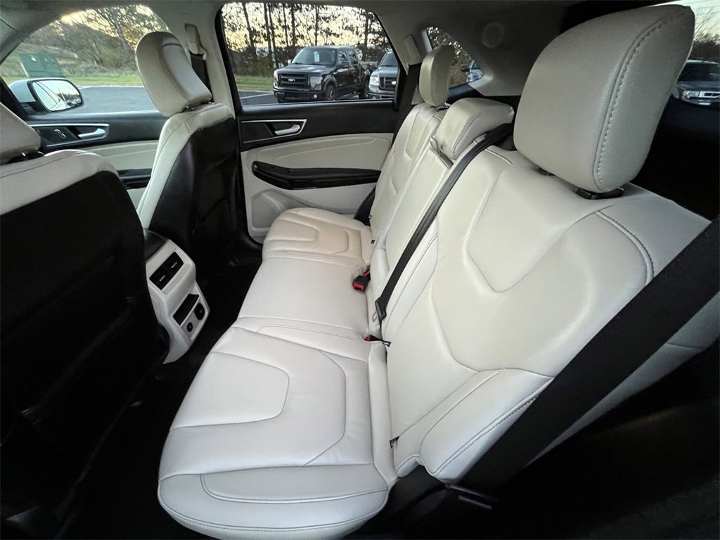 Certified 2022 Ford Edge Titanium w/ Class II Trailer Tow Package image 24