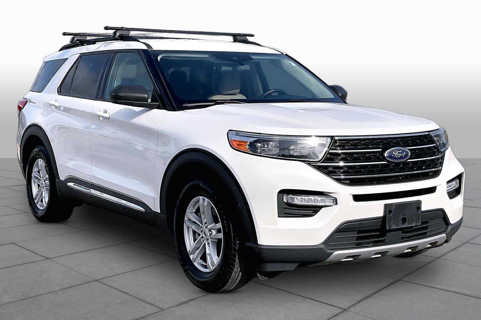Certified 2020 Ford Explorer XLT w/ Equipment Group 202A AWD/4WD image 3
