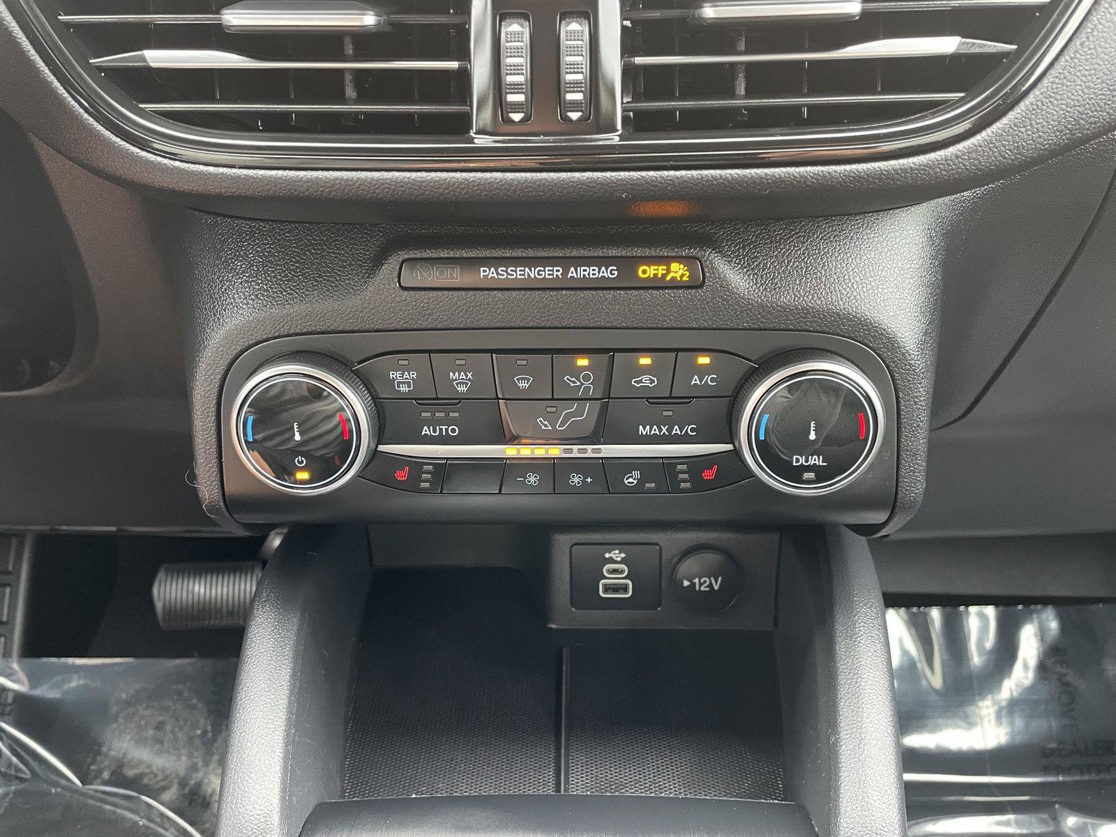 Certified 2025 Ford Escape ST-Line Select AWD/4WD image 26