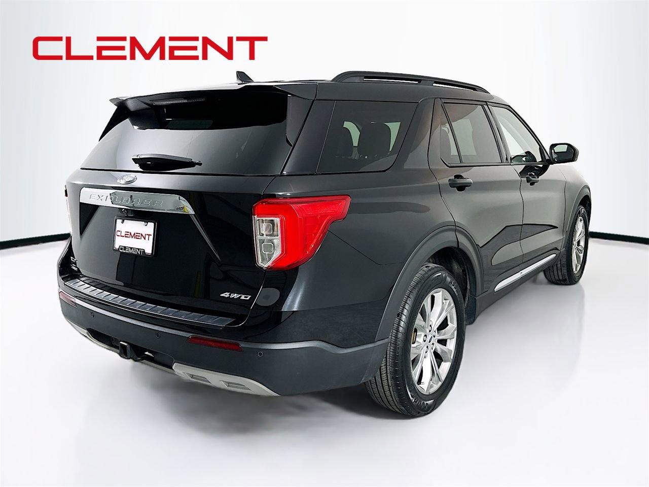 Certified 2022 Ford Explorer XLT w/ Equipment Group 202A image 6