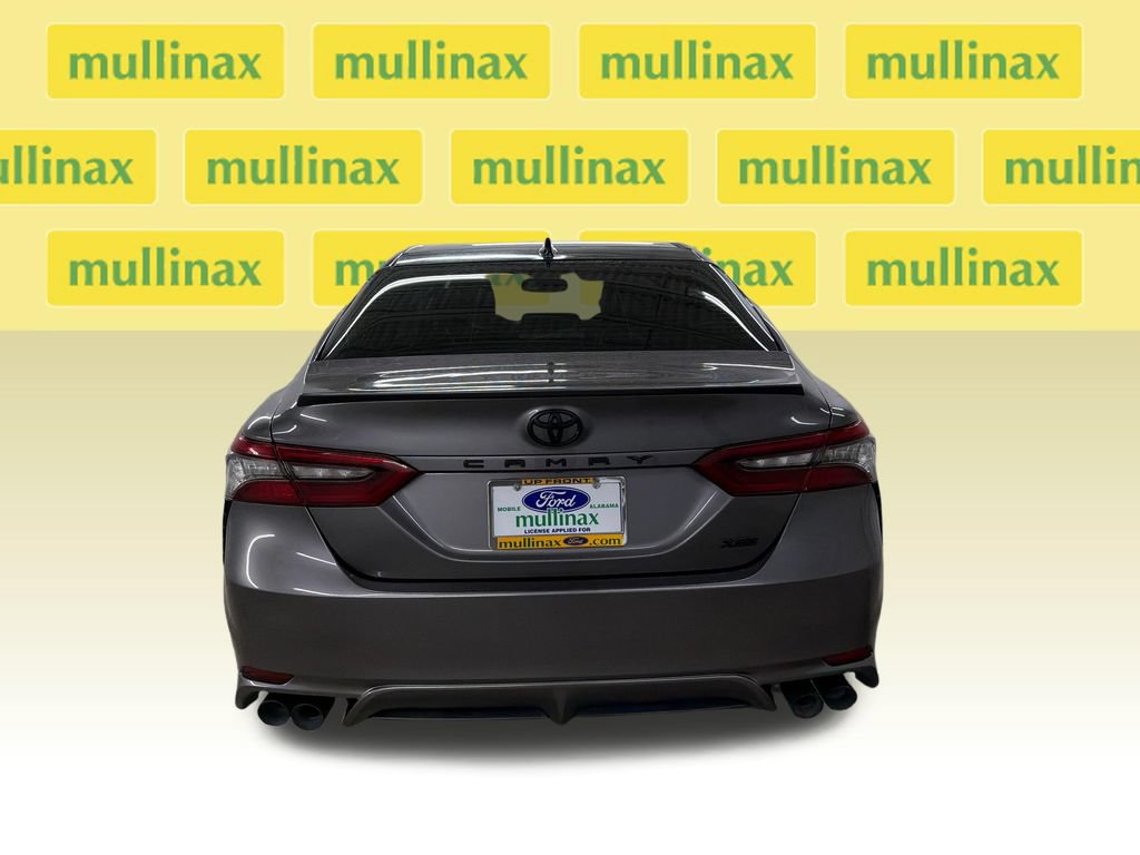 Used 2021 Toyota Camry XSE FWD image 10