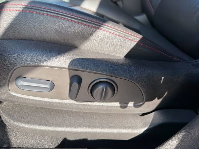 Used 2022 Chevrolet Equinox RS w/ RS Leather Package image 24