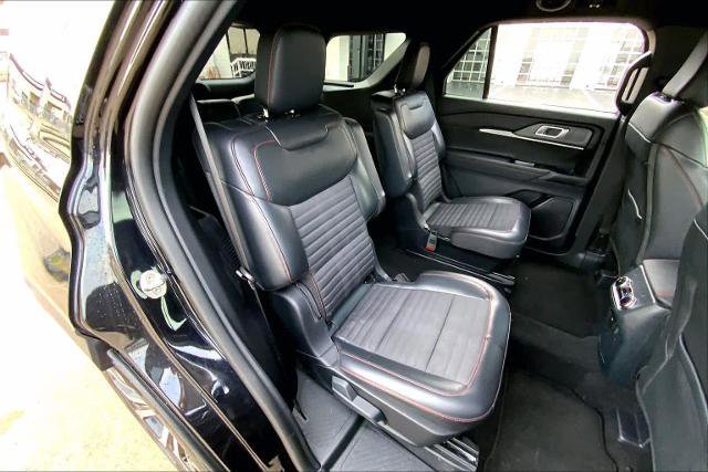 Certified 2025 Ford Explorer ST-Line image 18