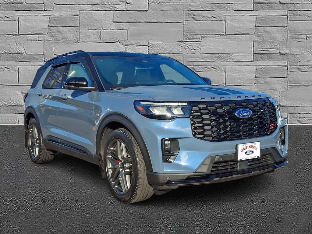 Certified 2025 Ford Explorer ST AWD/4WD image 2