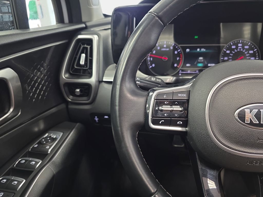 Used 2021 Kia Sorento S w/ Panoramic Sunroof Package AWD/4WD image 14