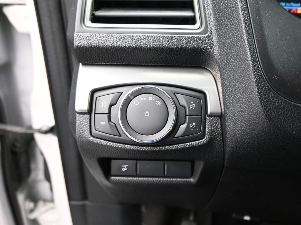 Certified 2018 Ford Explorer XLT w/ Equipment Group 202A FWD image 13