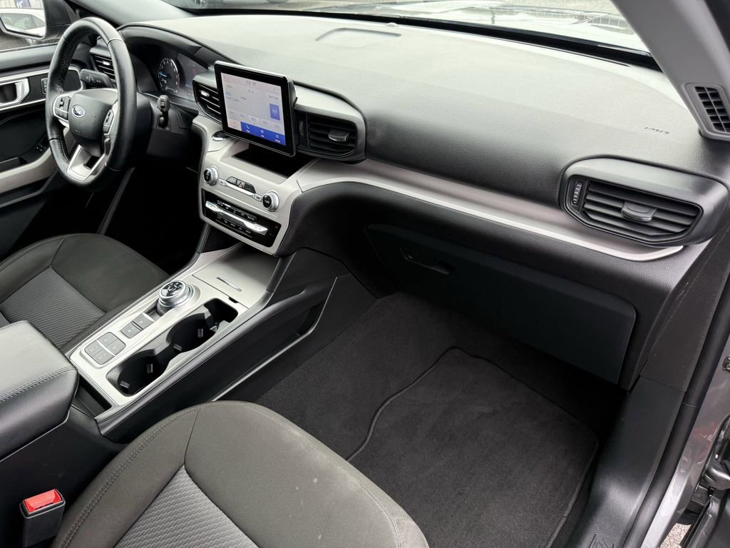 Certified 2024 Ford Explorer XLT image 40