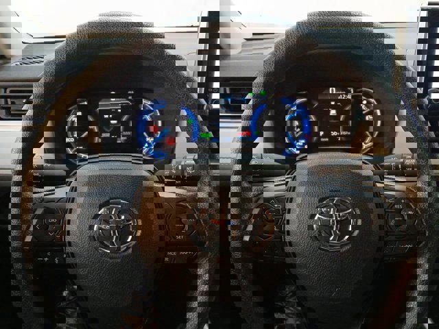 Used 2025 Toyota RAV4 XLE image 13