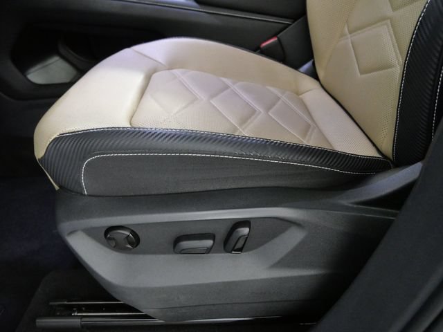 Used 2024 Volkswagen Atlas Cross Sport SE AWD/4WD image 16