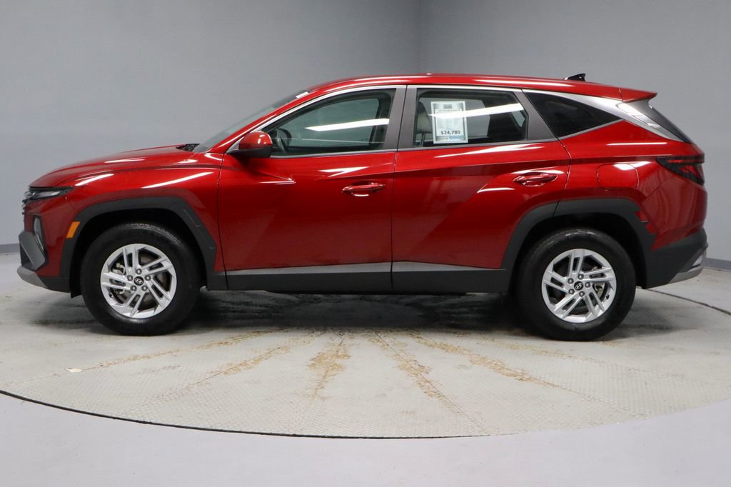 Used 2025 Hyundai Tucson SE AWD/4WD image 7