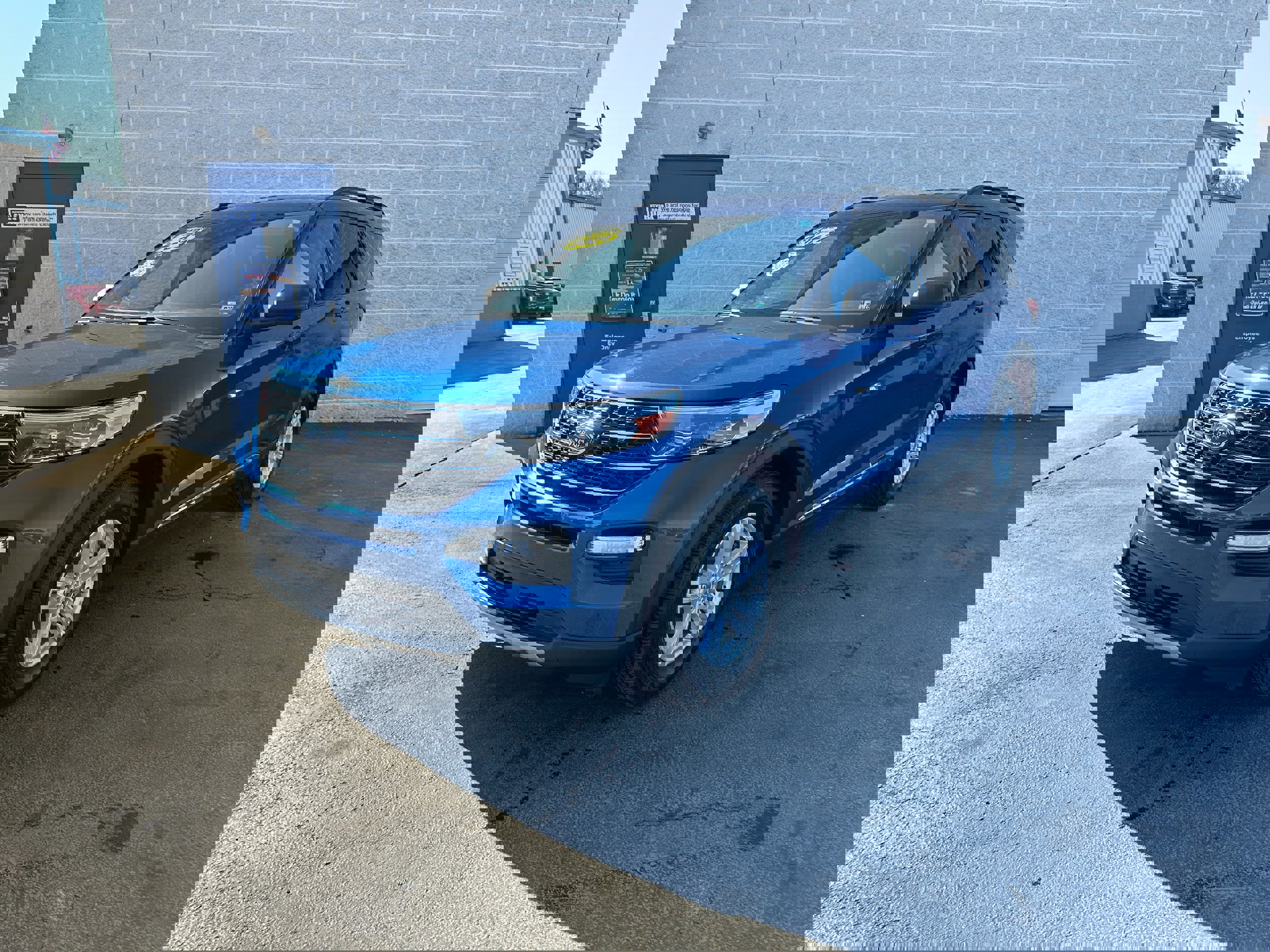 Certified 2021 Ford Explorer XLT w/ Equipment Group 202A image 3