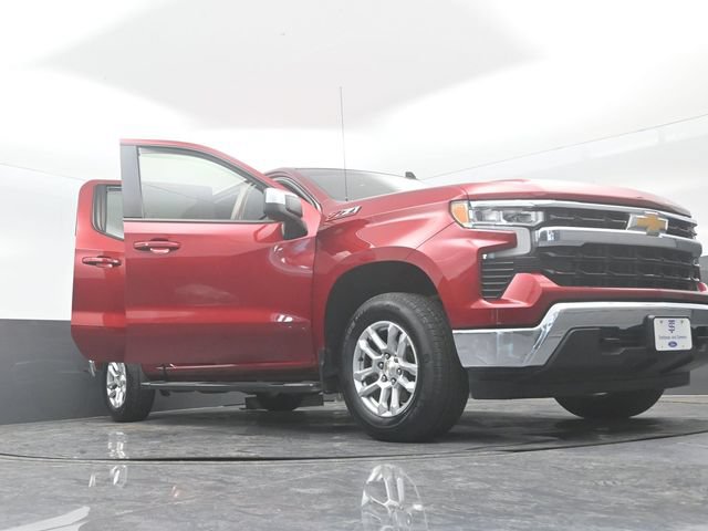 Used 2023 Chevrolet Silverado 1500 LT AWD/4WD image 30