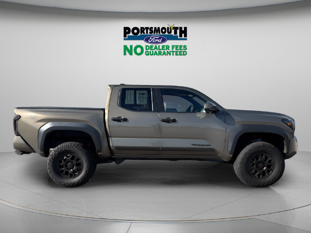 Used 2025 Toyota Tacoma TRD Off-Road AWD/4WD image 6