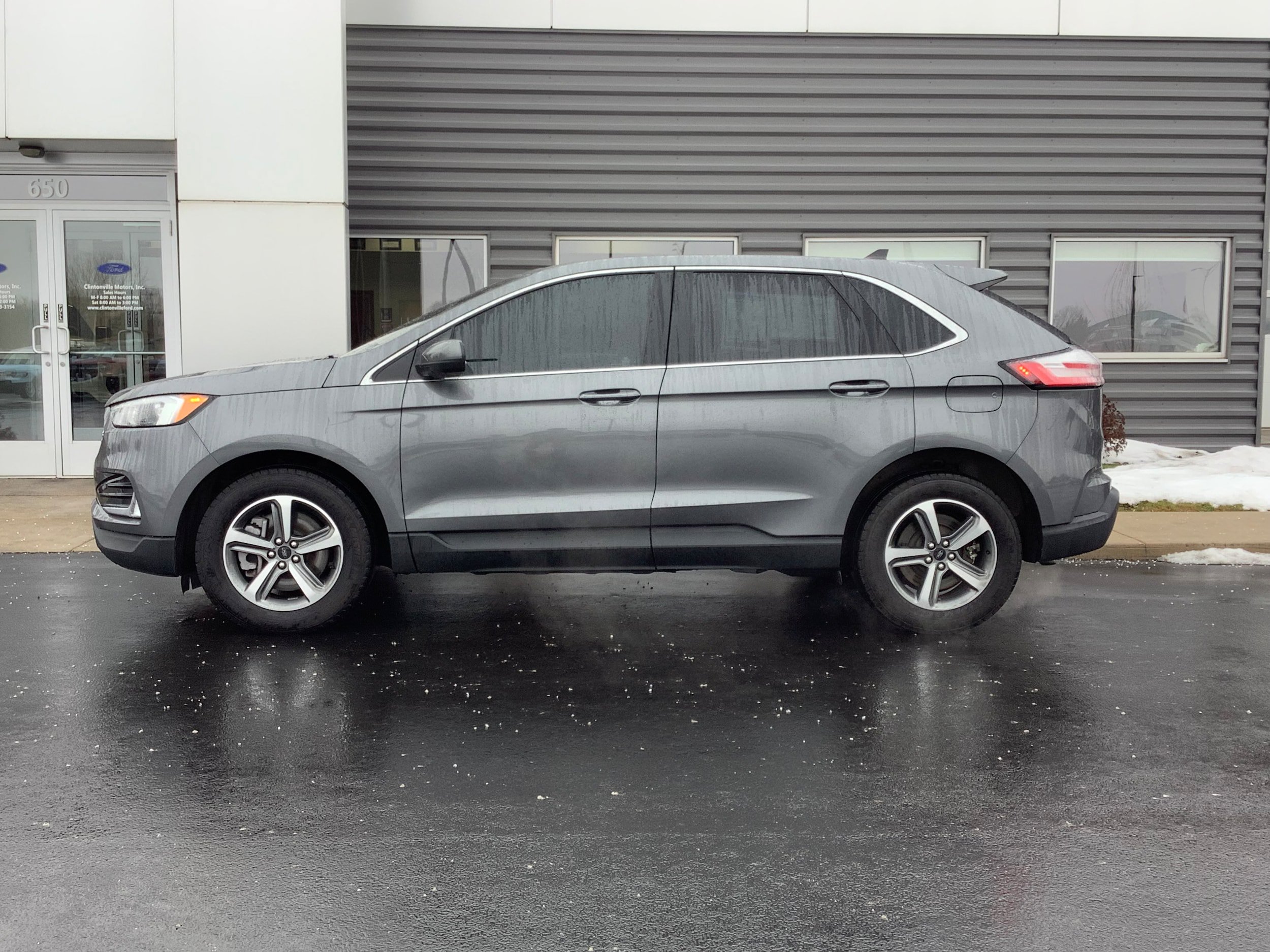 Certified 2024 Ford Edge SEL w/ Convenience Package AWD/4WD image 2