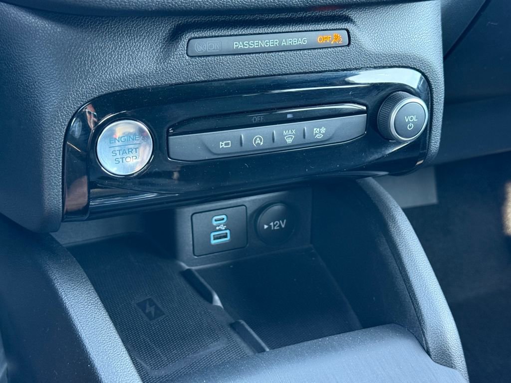 Certified 2023 Ford Escape ST-Line Select w/ Tech Pack #2 image 17