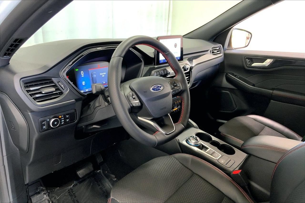 Certified 2026 Ford Escape ST-Line Select AWD/4WD image 14