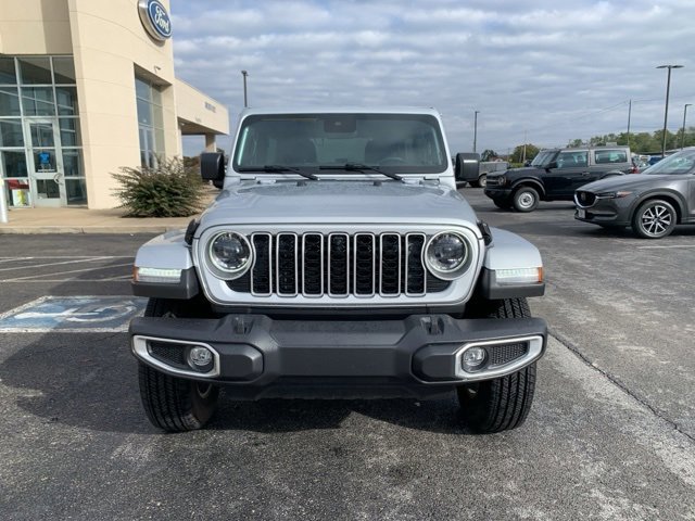 Used 2024 Jeep Wrangler Sahara w/ Technology Group image 8