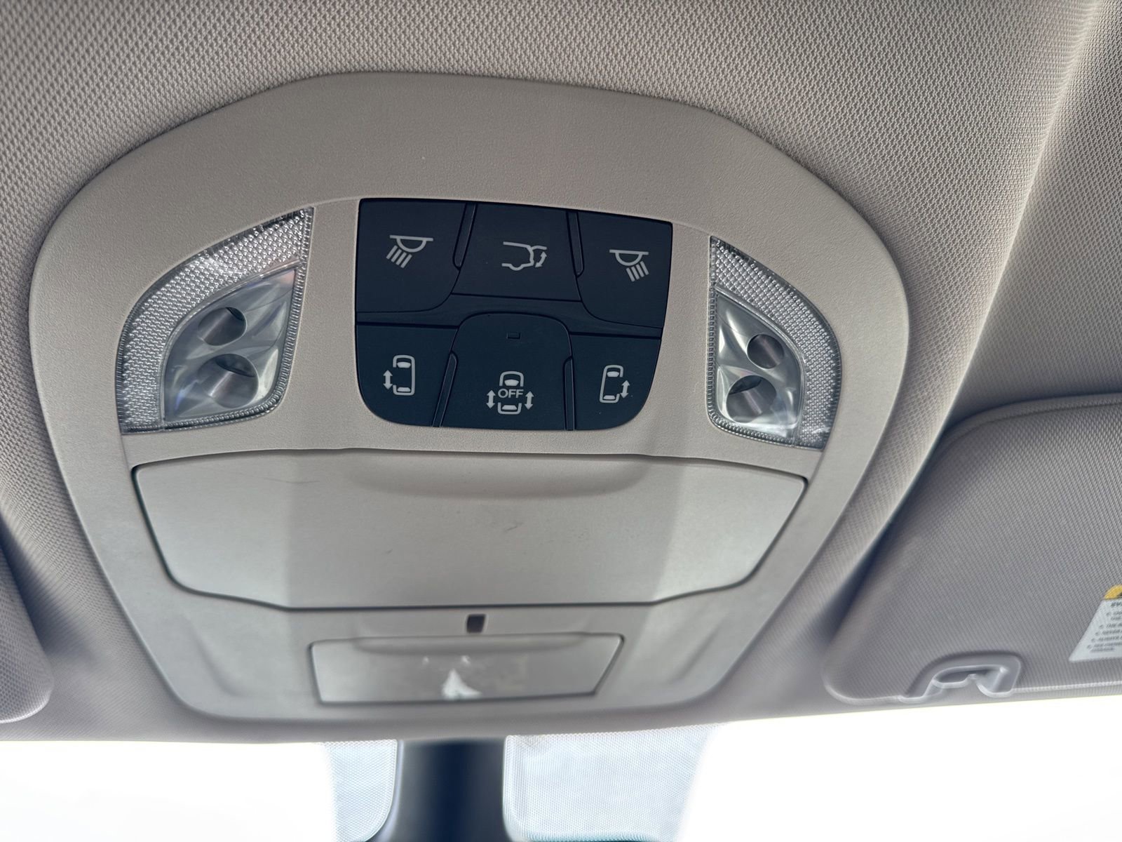 Used 2024 Chrysler Pacifica Touring-L image 33