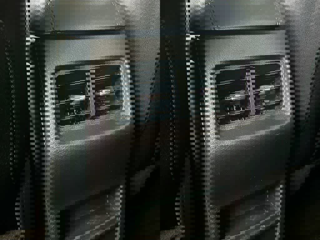 Certified 2019 Ford Edge SE image 16