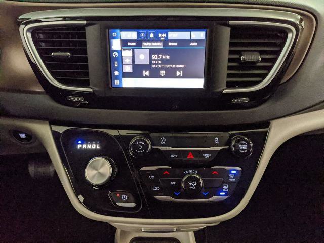 Used 2023 Chrysler Voyager LX image 6