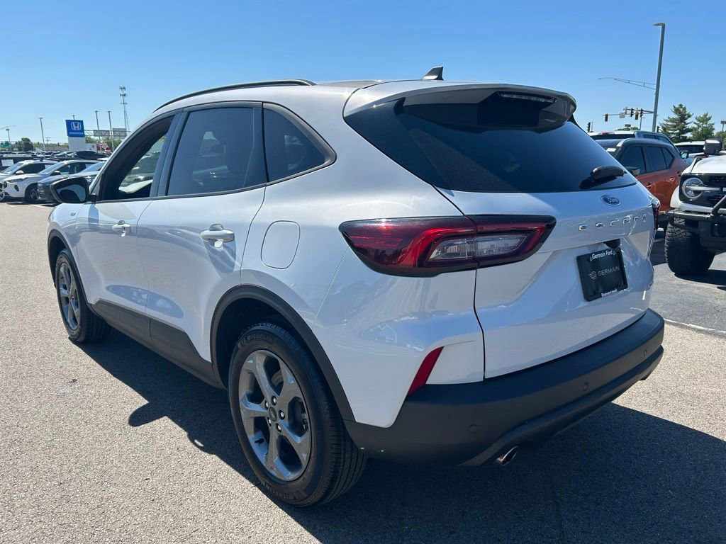 Certified 2025 Ford Escape ST-Line w/ Tech Pack #1 AWD/4WD image 6