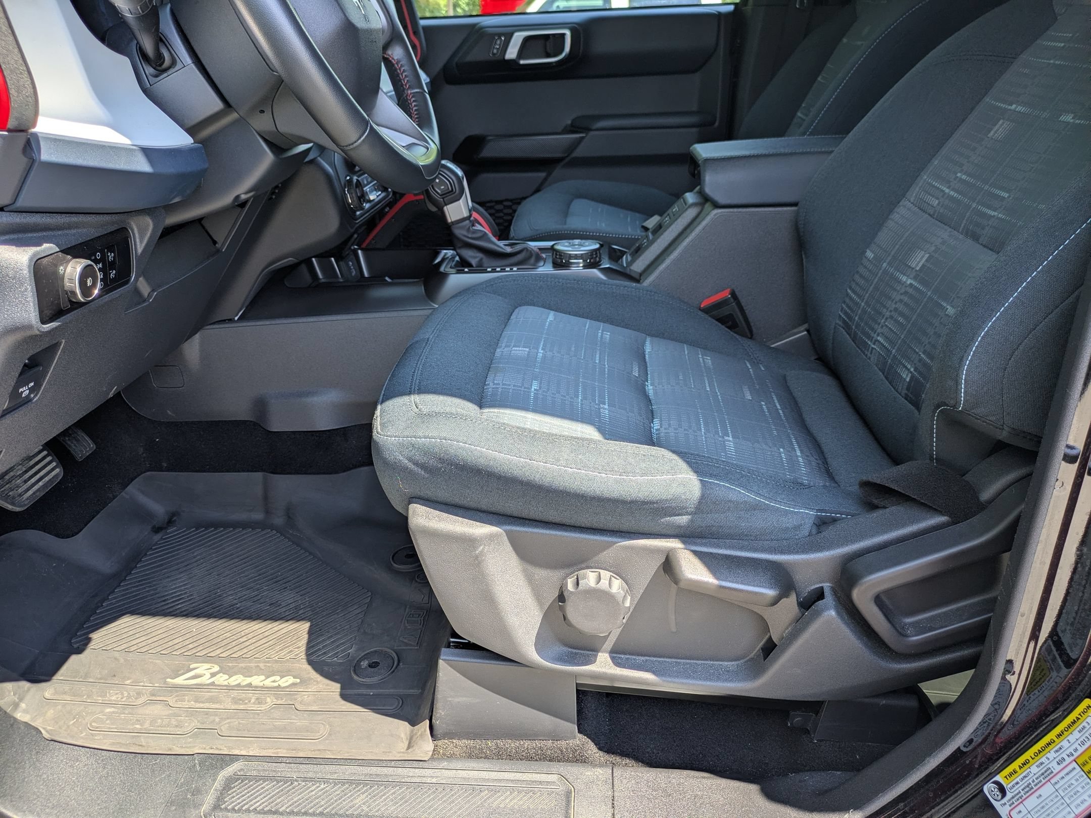 Certified 2025 Ford Bronco Heritage Edition AWD/4WD image 11