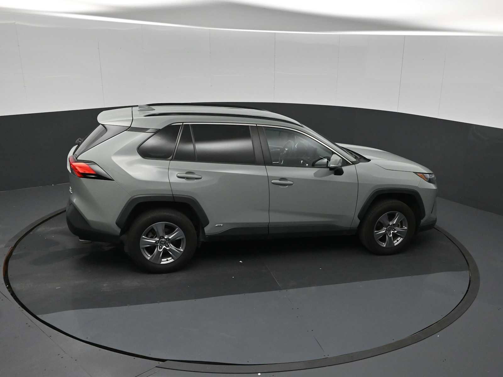 Used 2022 Toyota RAV4 XLE w/ XLE Grade Weather Package AWD/4WD image 27