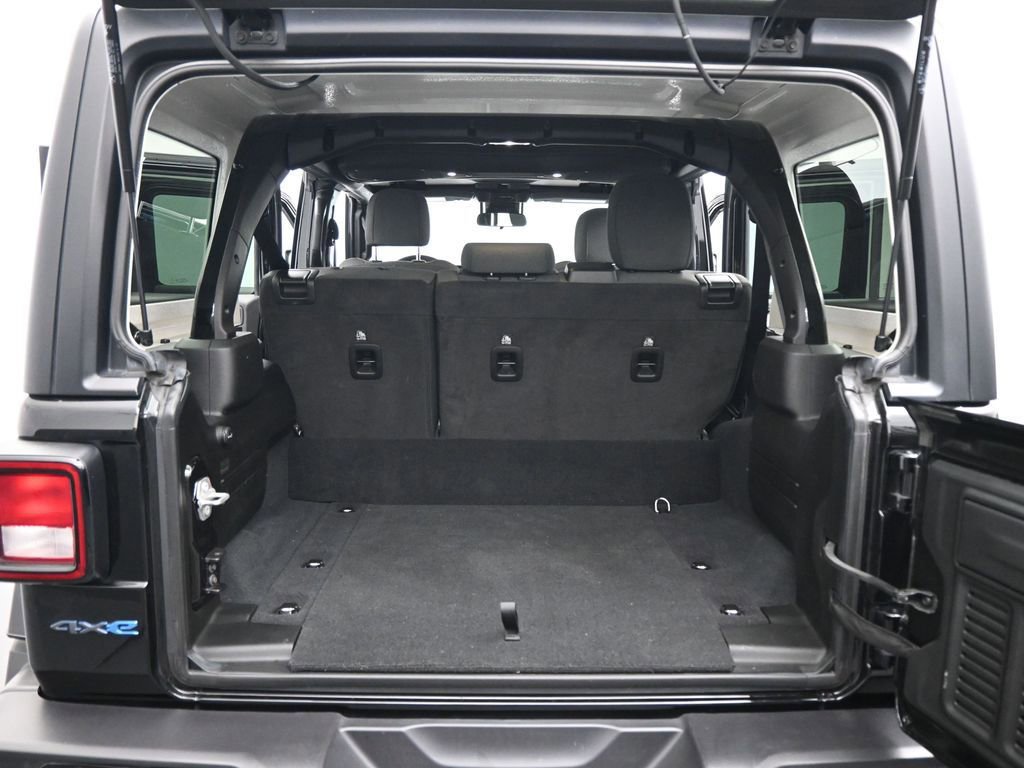 Used 2024 Jeep Wrangler Unlimited image 47