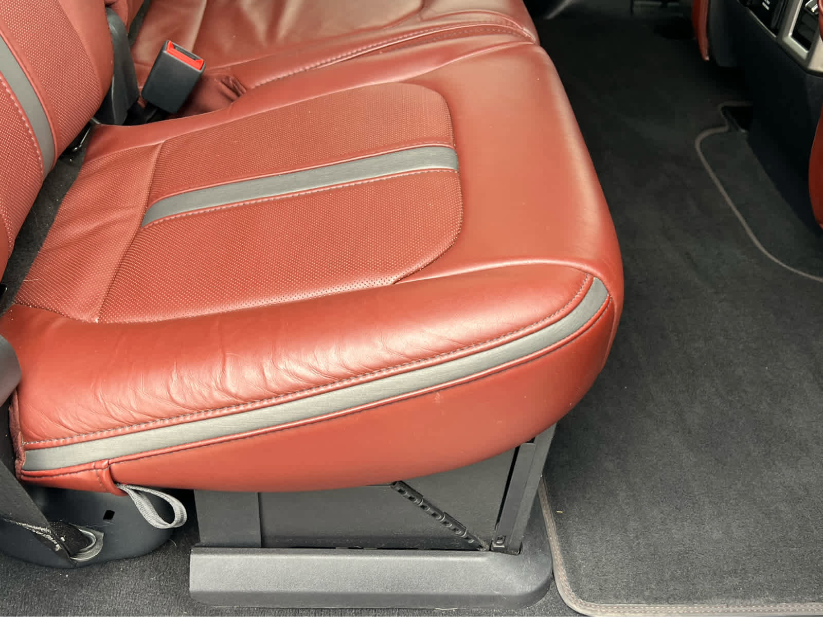 Certified 2022 Ford F450 Platinum w/ FX4 Off-Road Package image 23