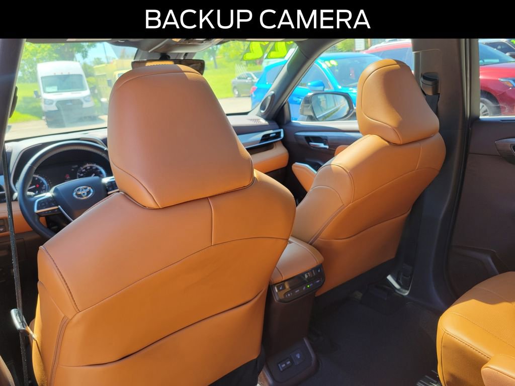 Used 2022 Toyota Highlander Platinum AWD/4WD image 13
