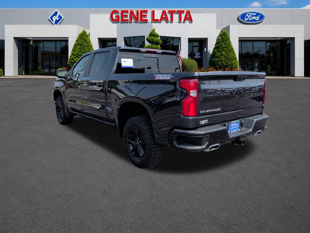 Used 2023 Chevrolet Silverado 1500 LT Trail Boss w/ LT Trail Boss Premium Package AWD/4WD image 5